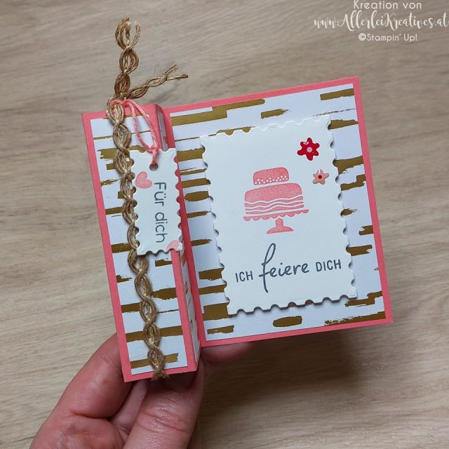 Herzlich Willkommen zu unserem Insta Hop! 

Wir wollen euch mit unseren kreativen Ideen inspirieren! Heute zum Thema Minikatalog inkl. Sale-a-Bration 2024! 
🥳🥳

Weiter gehts zu... 
@paperlotte 
. 
.
✂️ Welche Materialien und Produkte ich genau verwendet habe?
⌨️ Das verrate ich euch gerne - schreibt mir einfach eine Nachricht, ich helfe gerne weiter…
.
alles Liebe
Eva
.
Ich freue mich auf eurer Feedback ❤💬
.
. 
#stampinup #stampinupösterreich #stampinupdemo #stampinupdemonstrator #handgemacht #handmade #Inspiration #kreativ #basteln #Stempeln #kreativmitpapier #teaminstahop #dowhatyoulove #creativelifehappylife #kreativeauszeit #stayathomeideas
.
.
.
📦  Bestellungen von Stampin' Up! Produkten könnt ihr direkt über shop.allerleikreatives.at (mit dem aktuellen Gastgeberinnencode) oder über mich persönlich aufgeben.